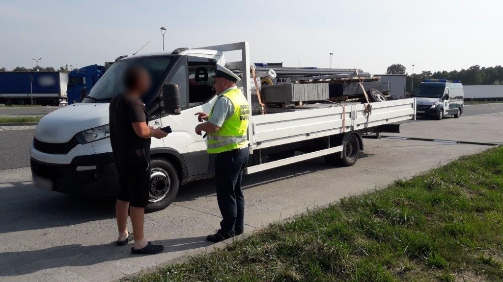 Po kontroli ITD okazało się, że samochód dostawczy zamiast dopuszczalnych 3,5 tony ważył niemal 10 ton