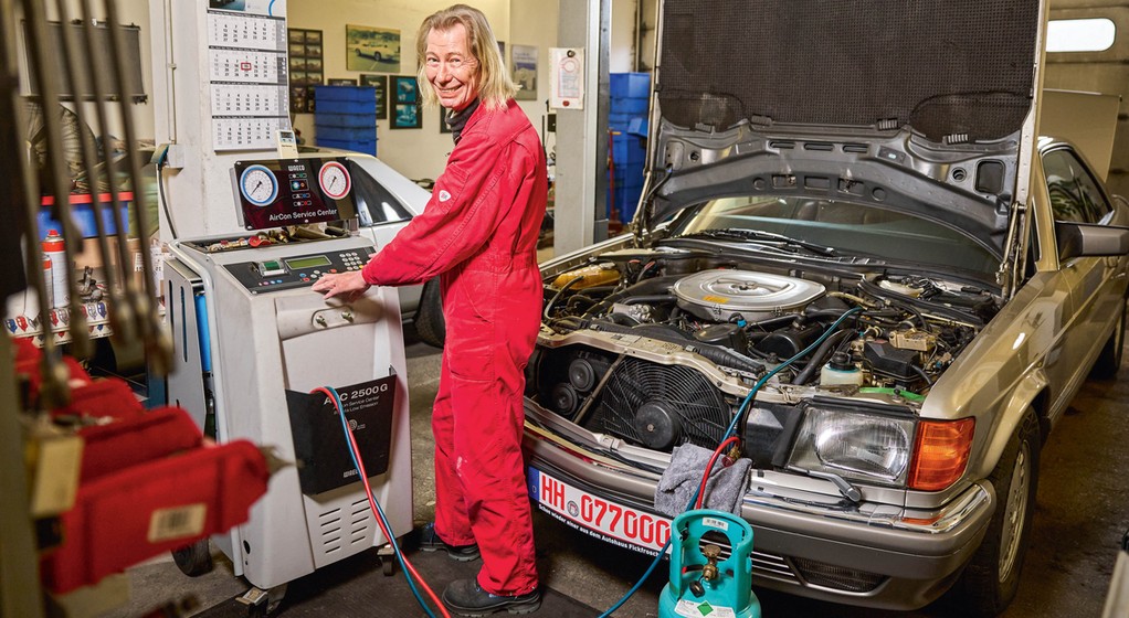 Serwis klimatyzacji w starszym aucie. Jak to zrobić, aby było dobrze?