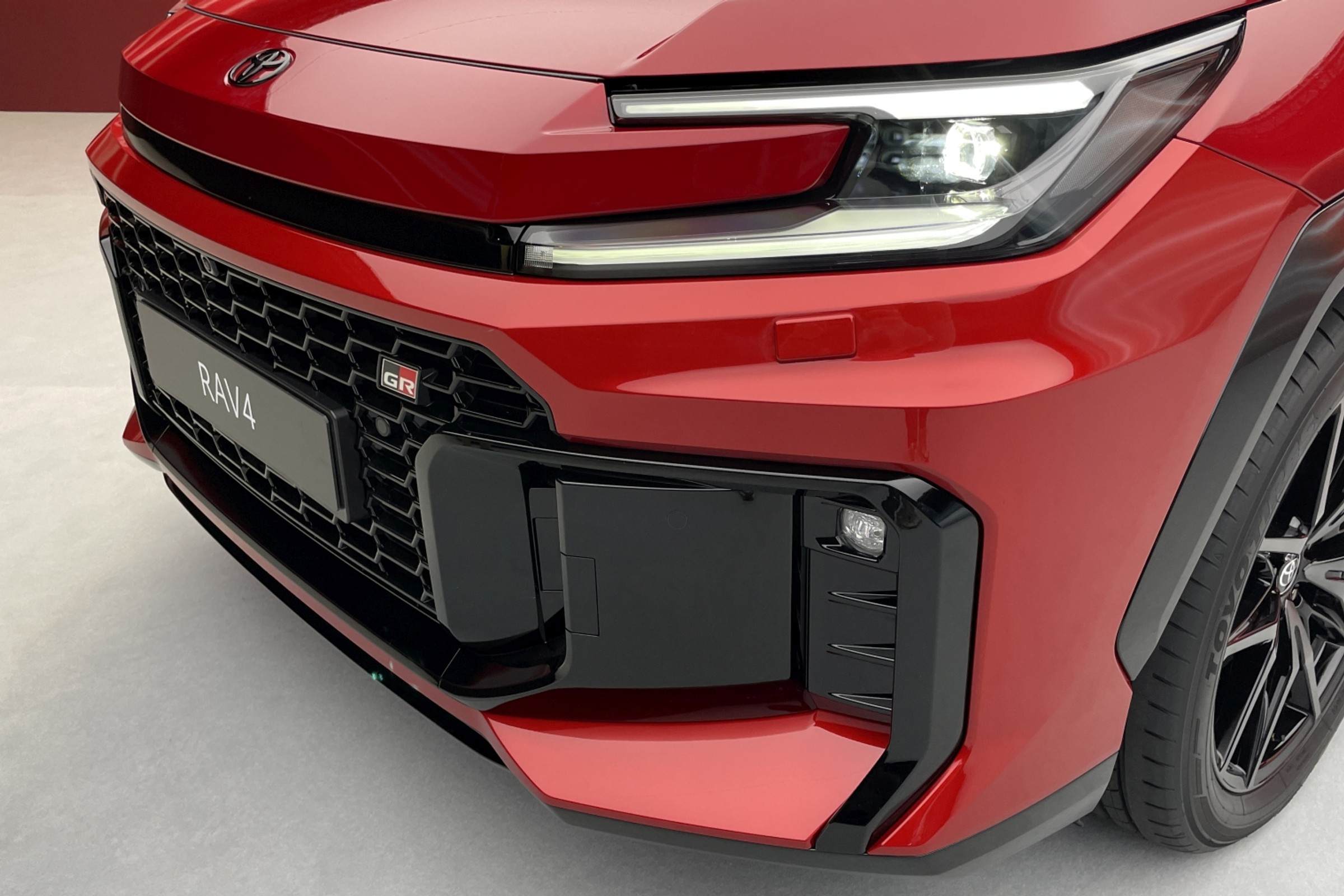 Nowa Toyota RAV4 hitem w Polsce jeszcze przed premierą