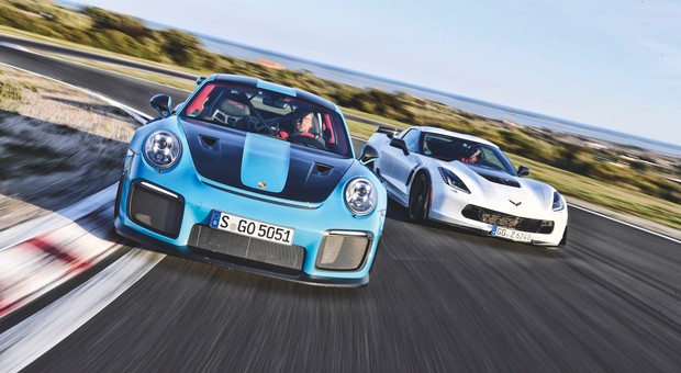 Porsche 911 GT2 RS kontra Chevrolet Corvette Z06 - nie do wiary