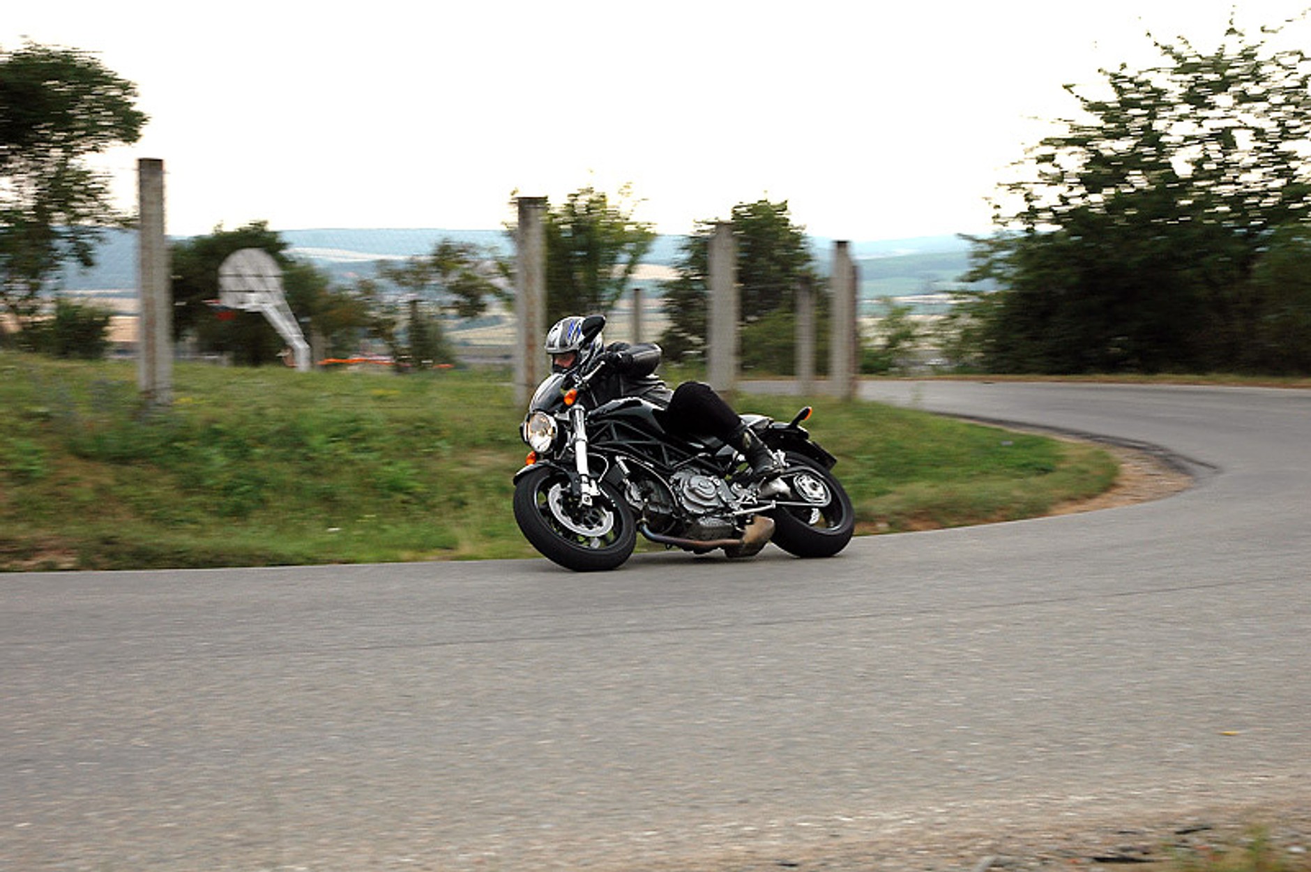 Ducati Monster S2R 1000: stary znajomy (test)