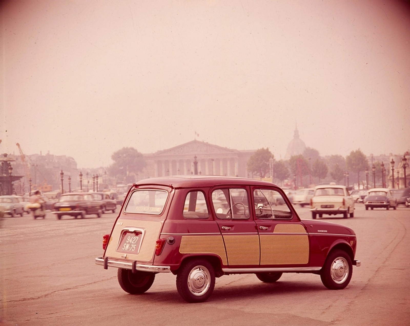 Renault 4 ma pół wieku, prawie tyle co ja