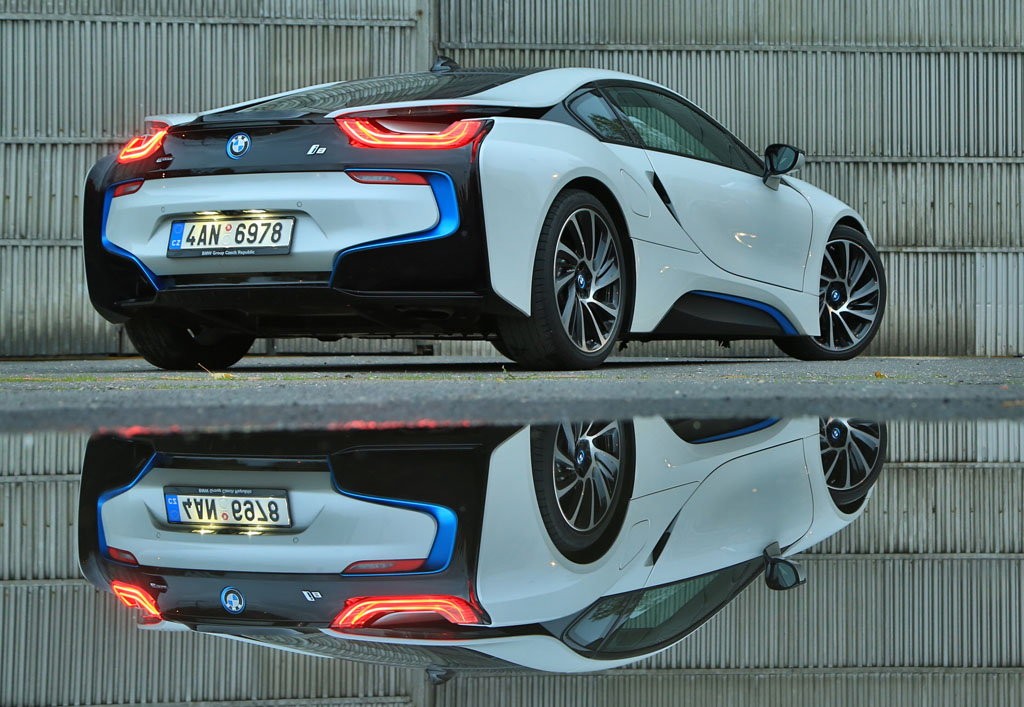 BMW i8 - samochód z piorunującym wrażeniem