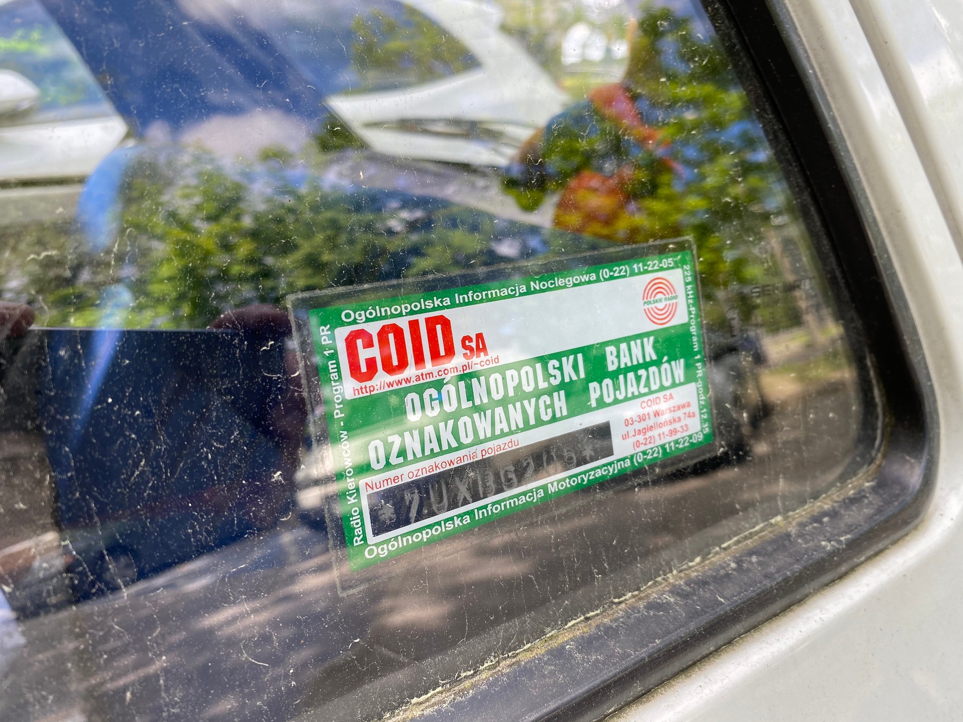 Czarne tablice - jakie auta wciąż je mają?