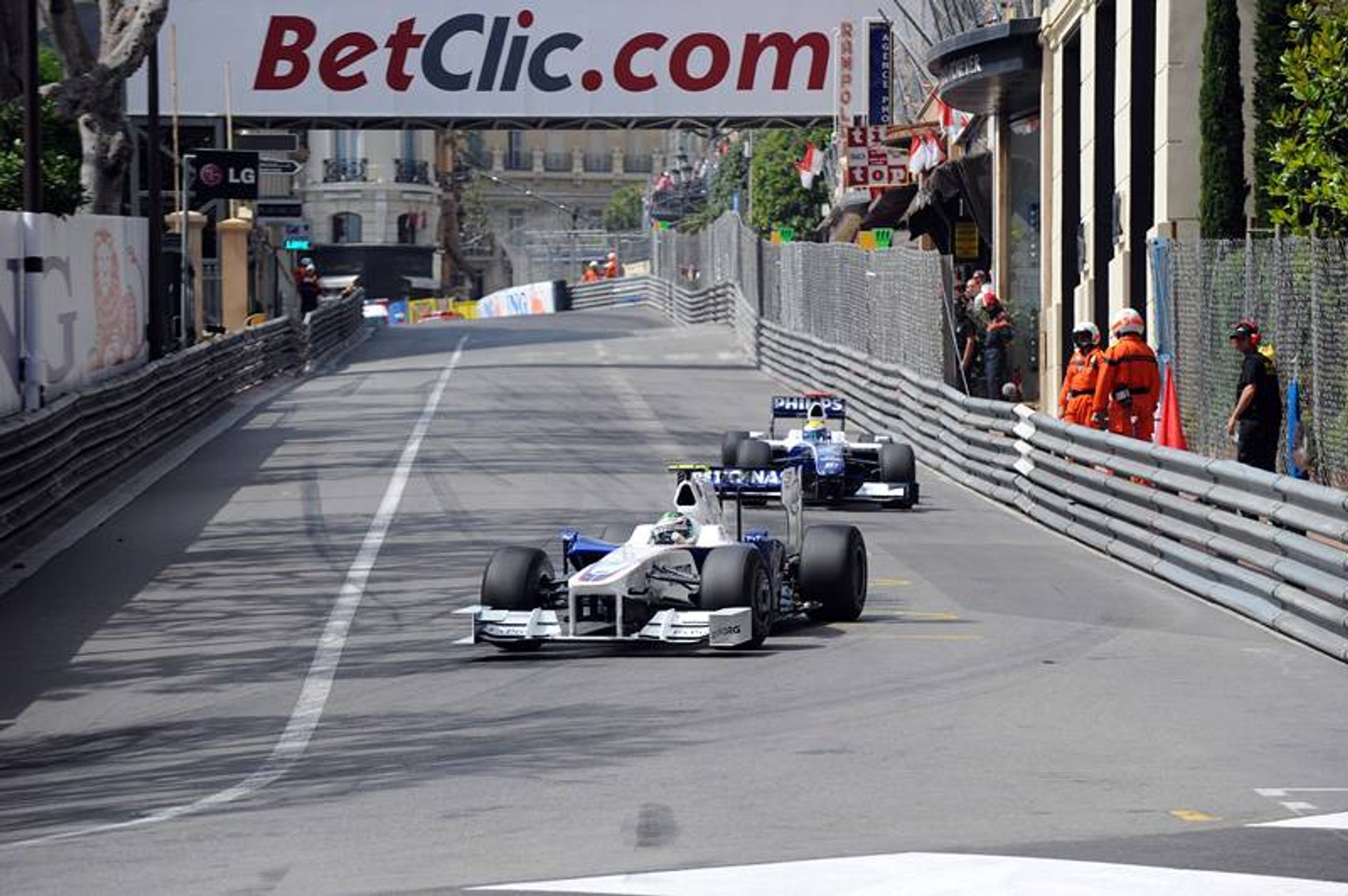 Grand Prix Monaco 2009: Button królem, Kubica w garażu (fotogaleria)