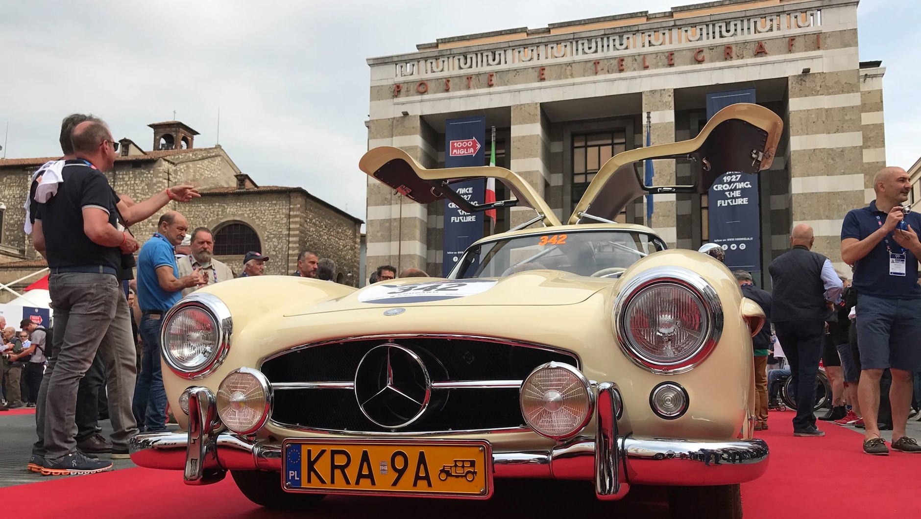 Mercedes 300 SL Gullwing z polską załogą w Mille Miglia