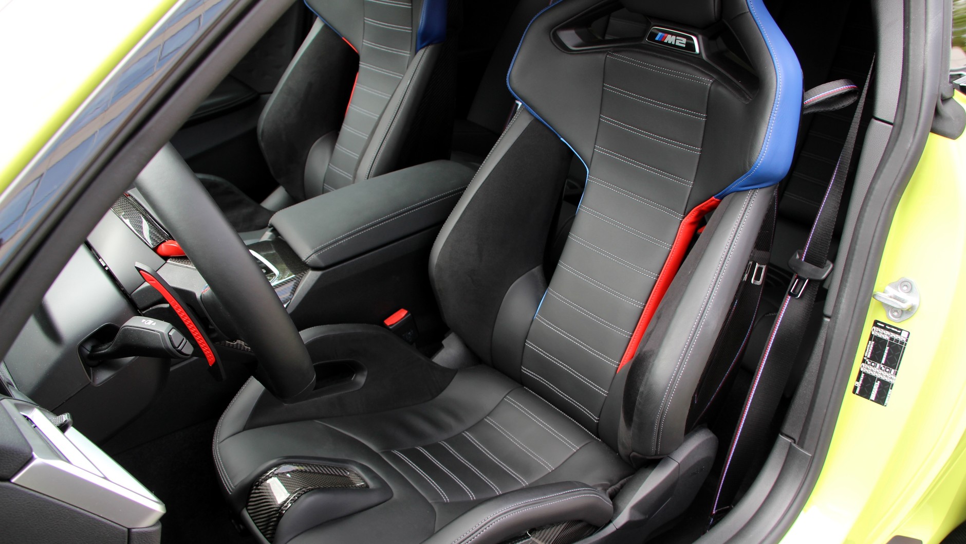 BMW M2 z akcesoriami M Performance