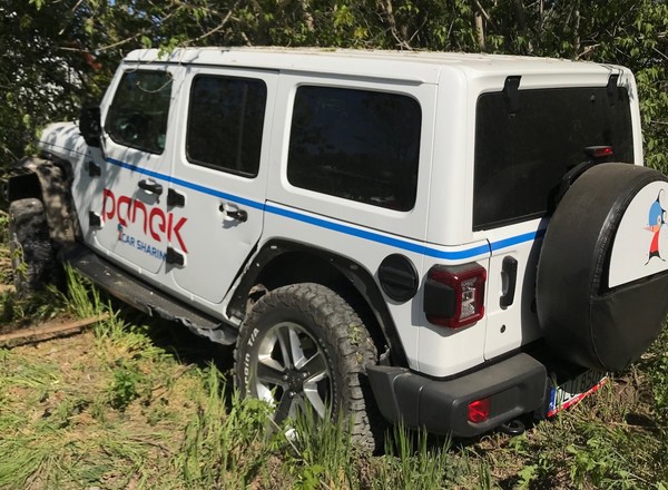 Rozbił Jeepa z wypożyczalni i uciekł