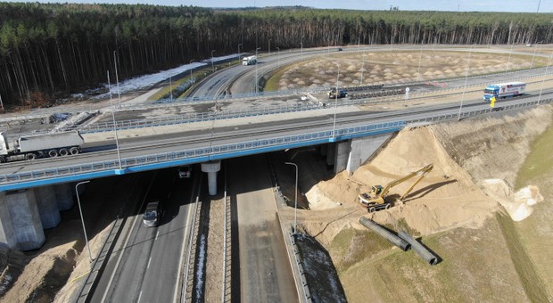 Rząd obiecuje 290 mld złotych na budowę dróg do 2030 r.