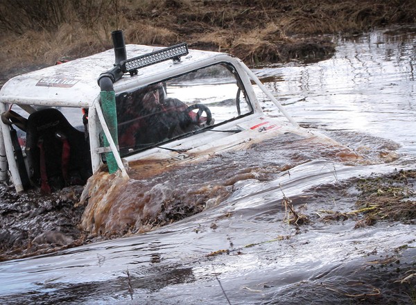 Sposób na wodę - przygotowanie auta do ekstremalnego brodzenia