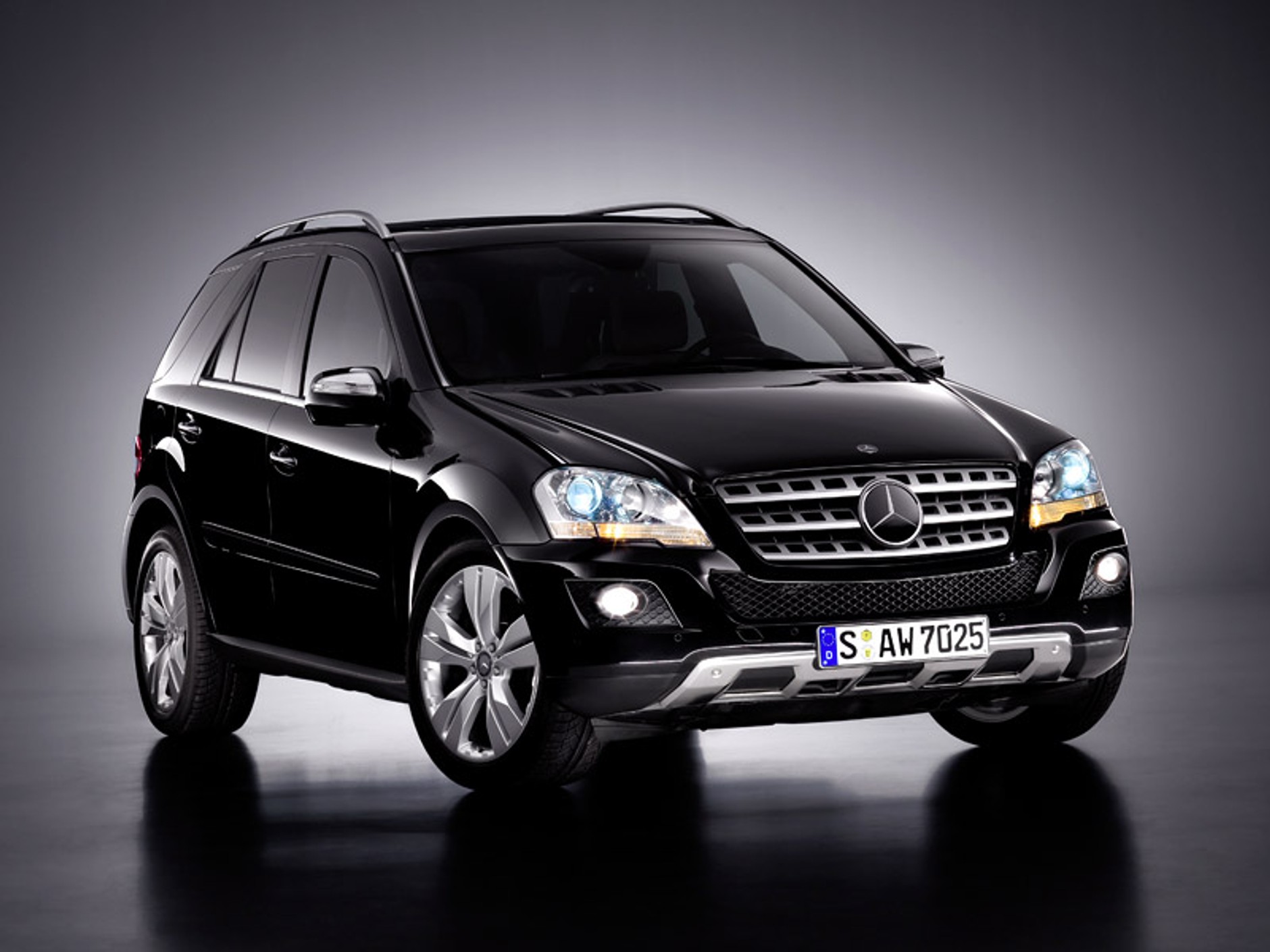 Mercedes-Benz M: facelifting stuttgarckiego SUV-a