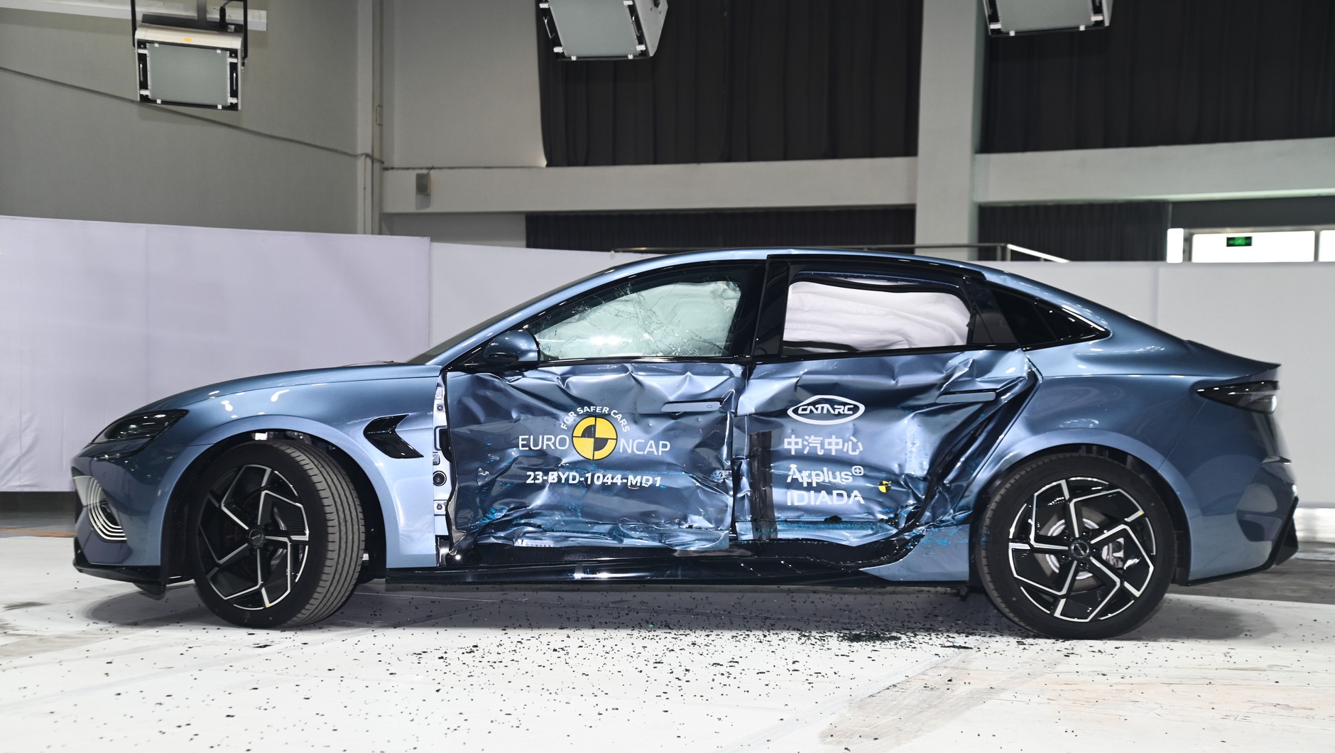 BYD Seal po uderzeniu bocznym w teście Euro NCAP