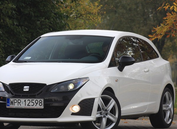 Seat Ibiza Bocanegra: Cupra  z czarnym "dziobem"