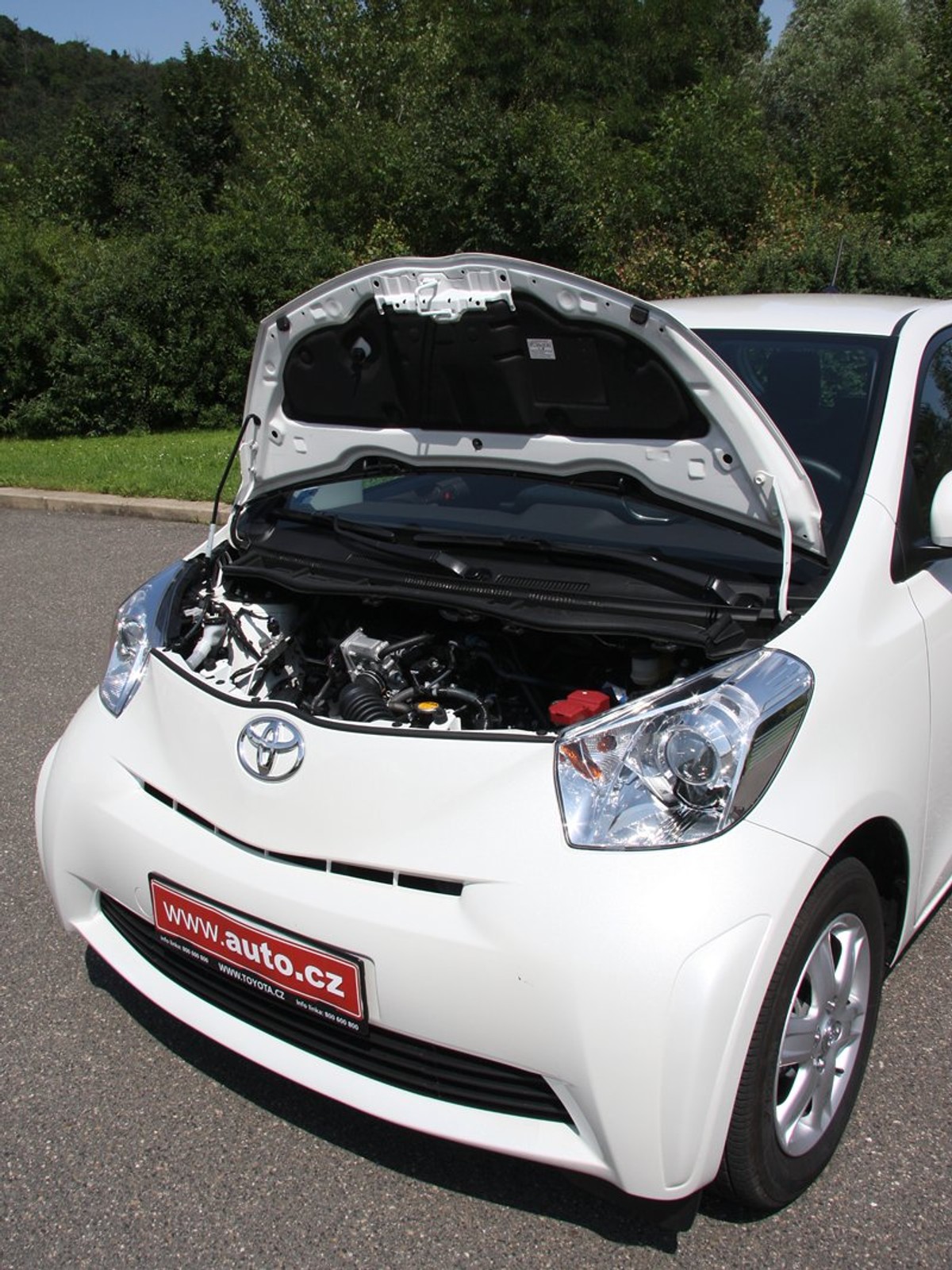Test: Toyota iQ 1,0 (50 kW) – Má pod čepicí