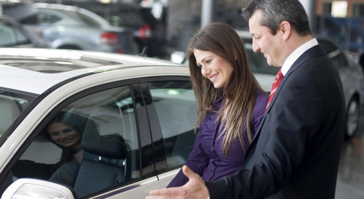 Auto firmowe na teścia, czyli lepiej pożyczyć niż kupić
