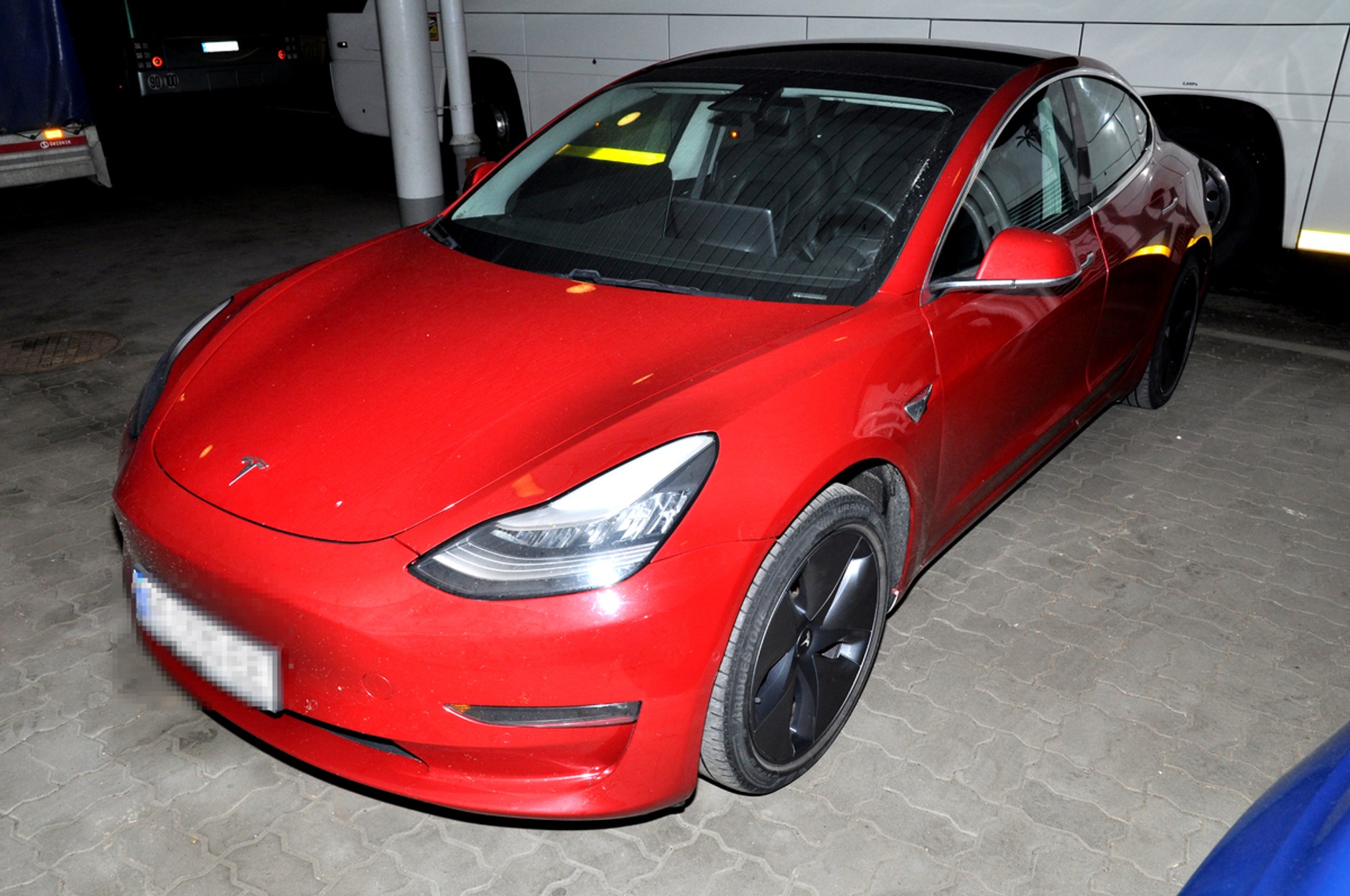 Skradziona Tesla Model 3 odzyskana przez Straż Graniczną