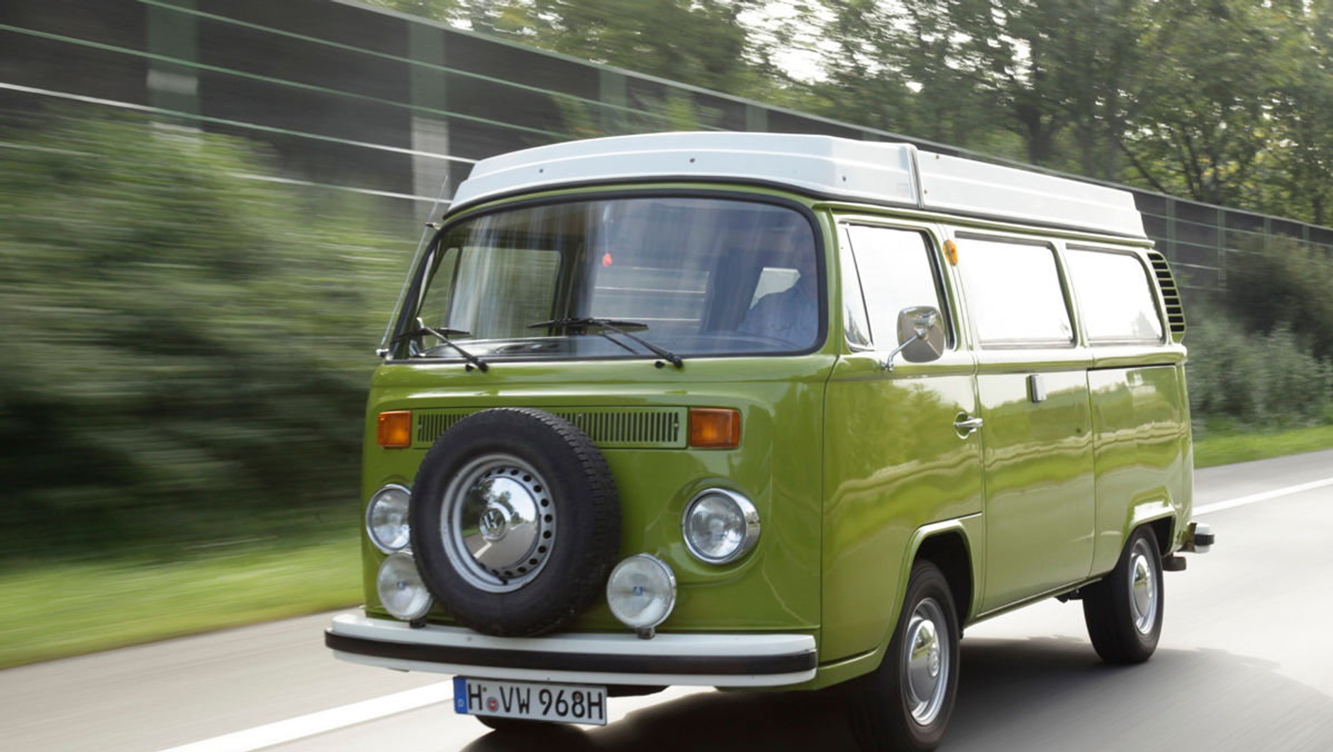 Volkswagen T2 w kempingowej wersji to wydatek przynajmniej 120-140 tys. zł (stan 2)