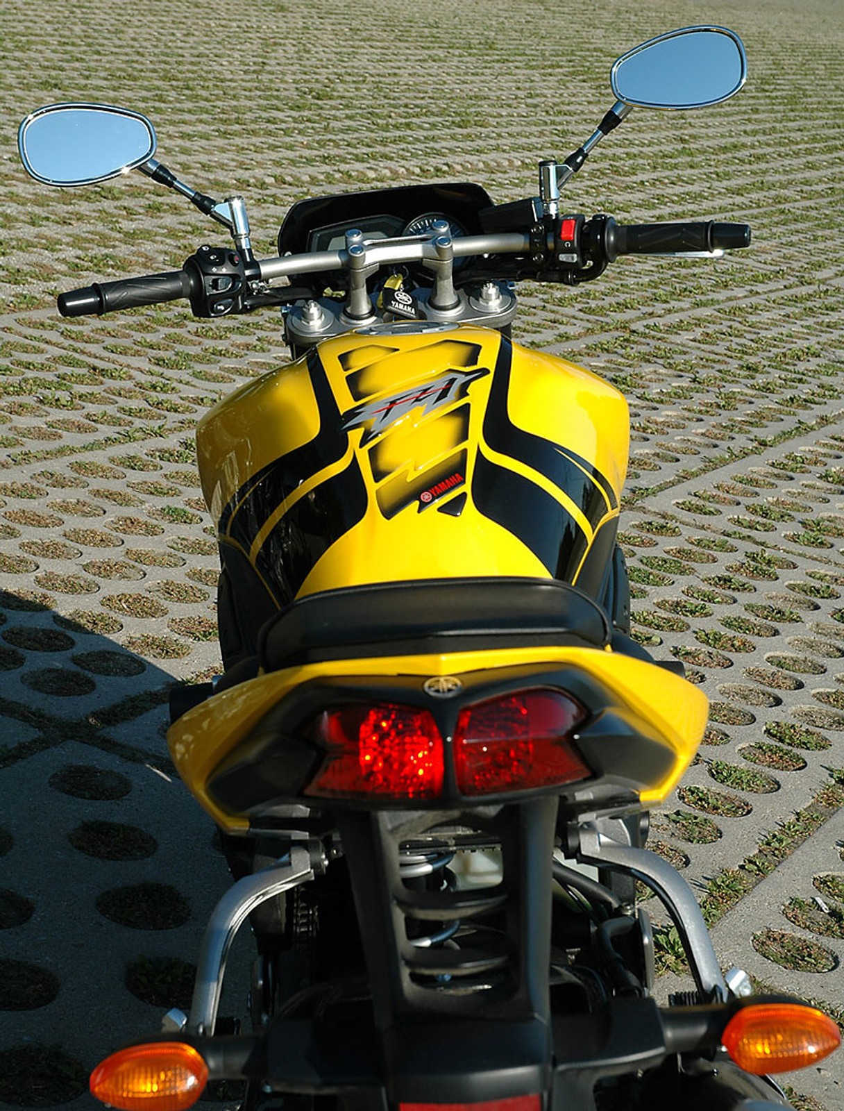 KTM 990 SuperDuke vs. Yamaha FZ1 (test porównawczy)