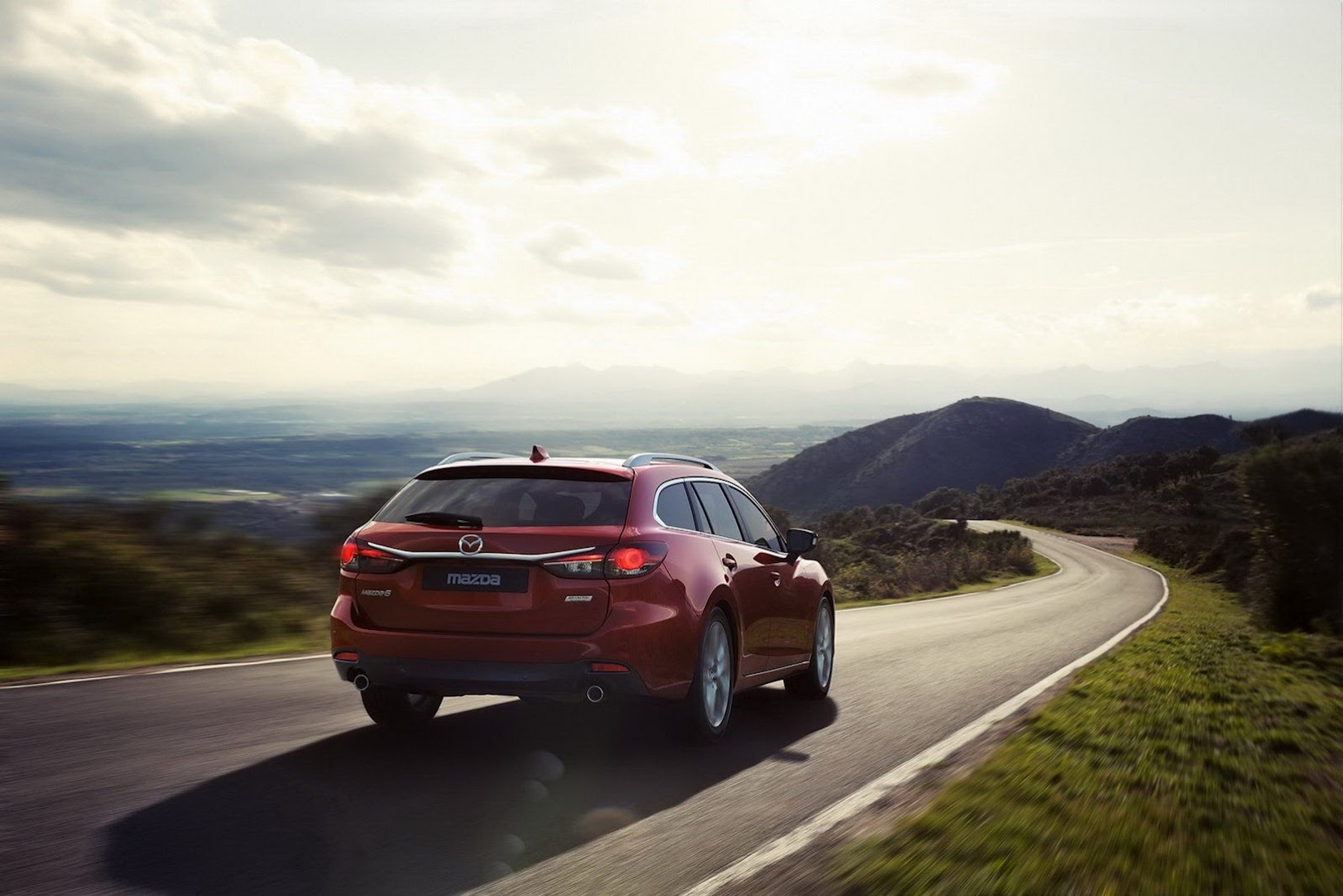 Wiemy jak jeździ nowa Mazda 6: nareszcie ma to coś!