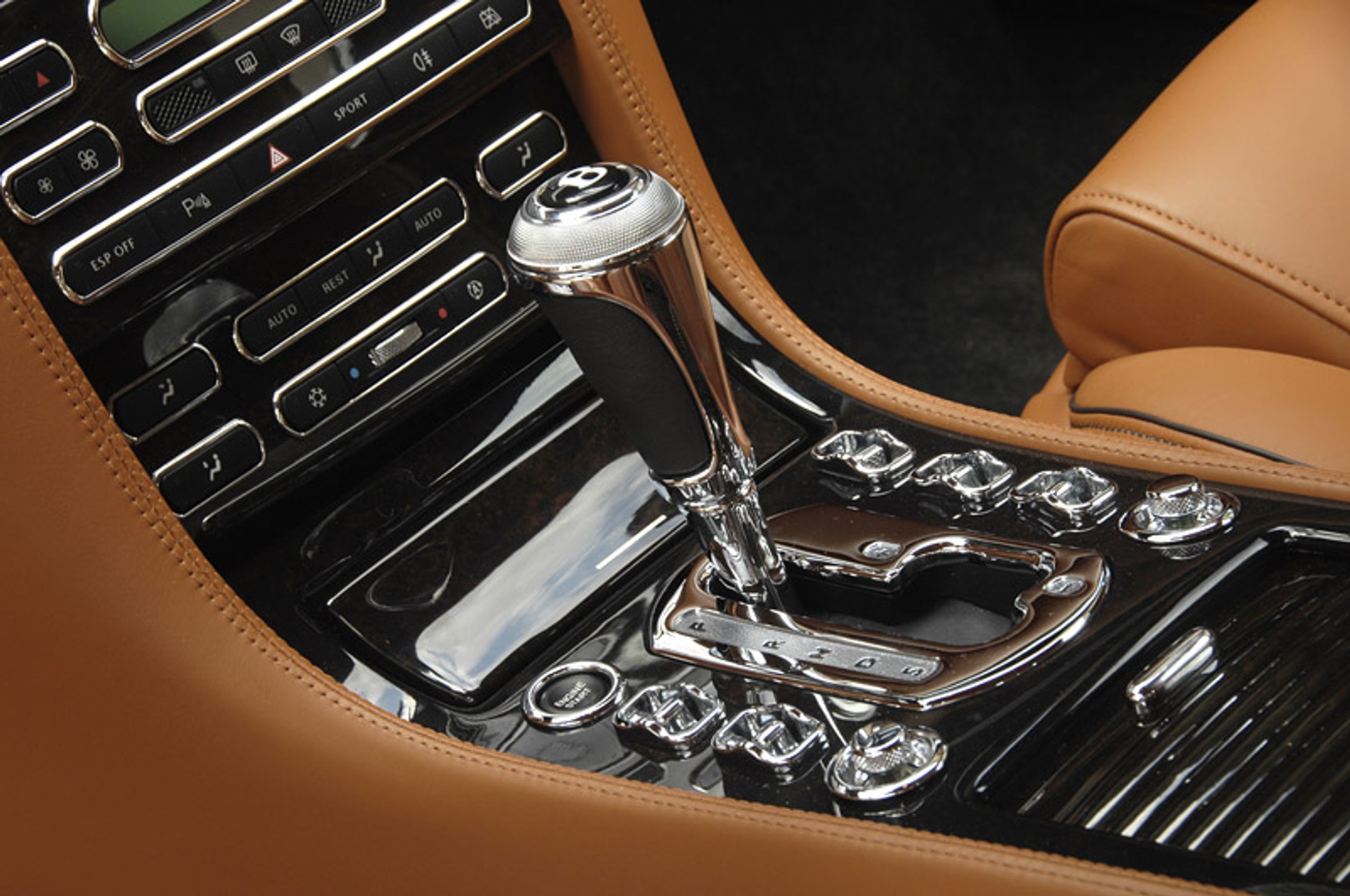 Bentley Brooklands: oficjalne dane techniczne