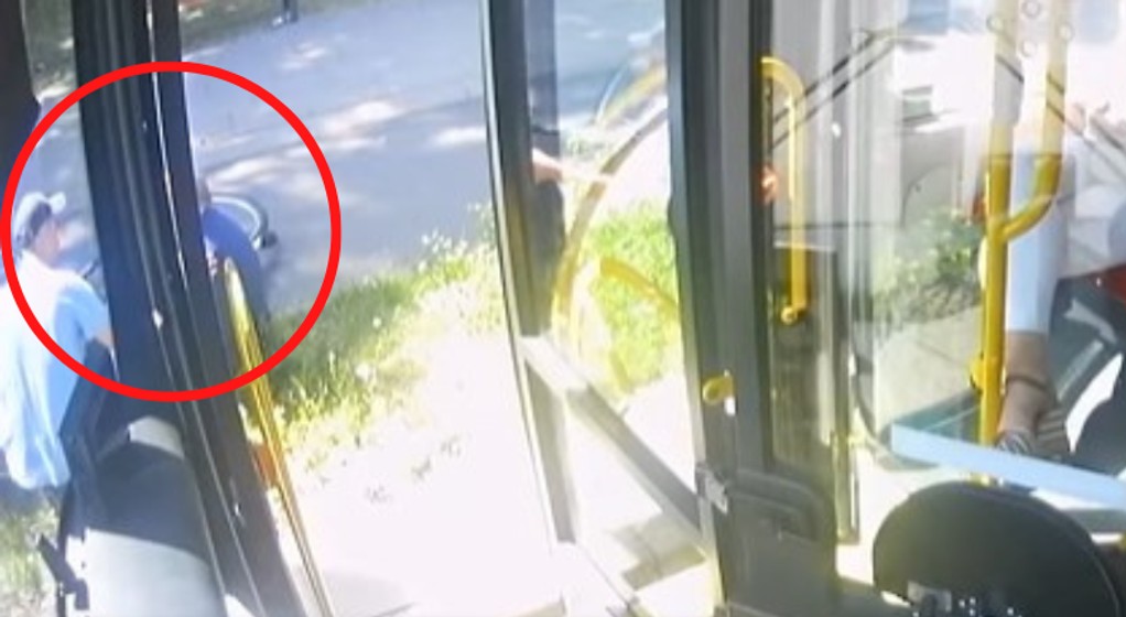 Kierowcy autobusu linii 184 w Warszawie nie spodziewali się takiej interwencji na swojej zmianie