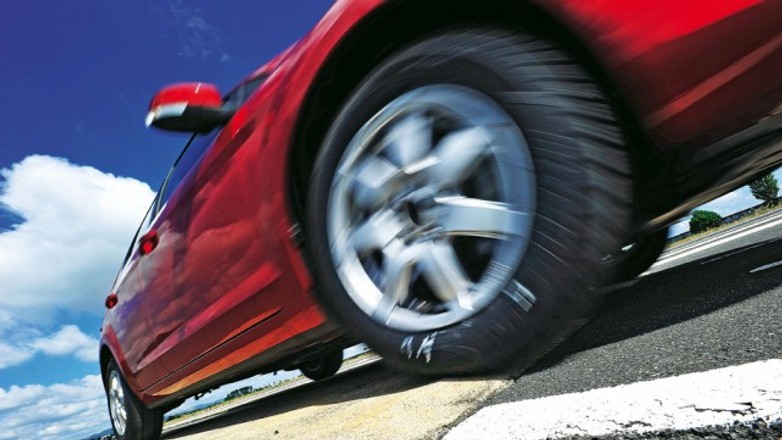 Opony sezonowe czy całoroczne ?