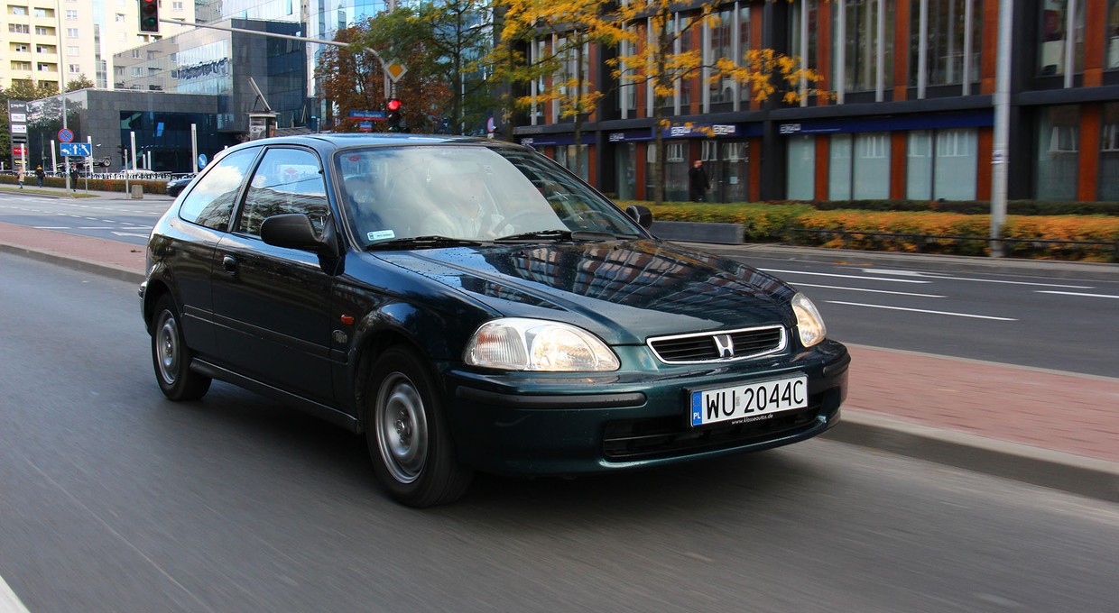 25-letnie auta, które warto kupić! Ceny? Mogą zaskoczyć!