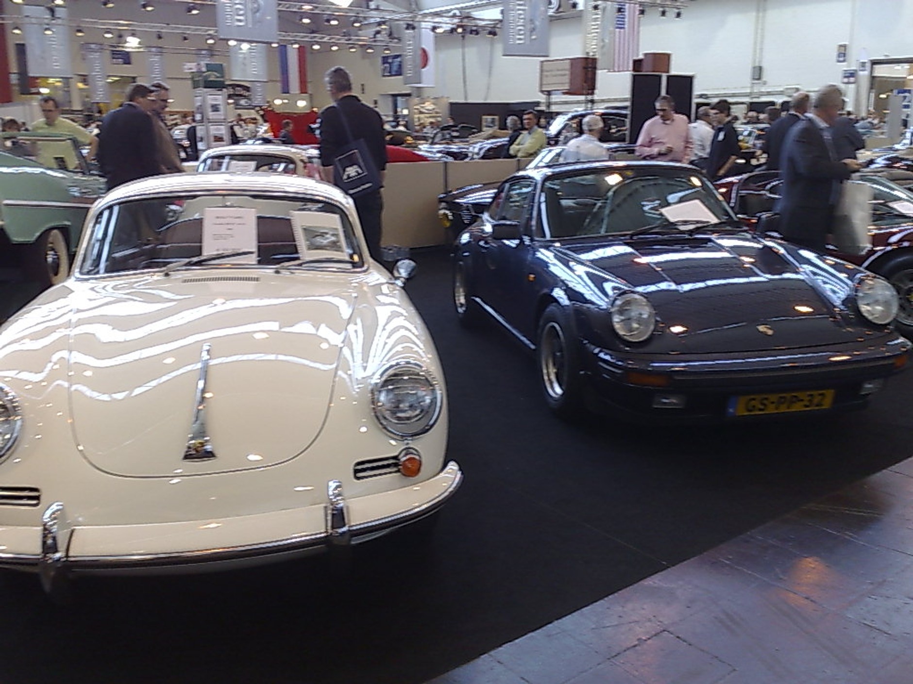 Techno-Classica Essen – oldtimery na salonie