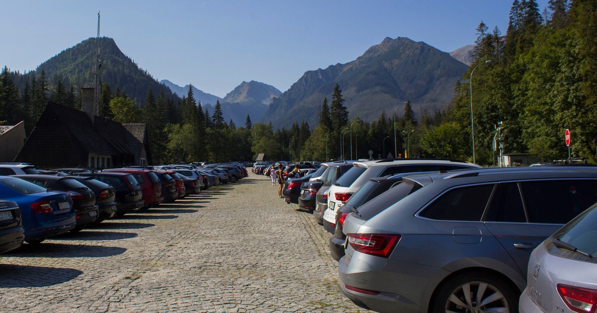 Parking pod Tatrami – zdjęcie ilustracyjne