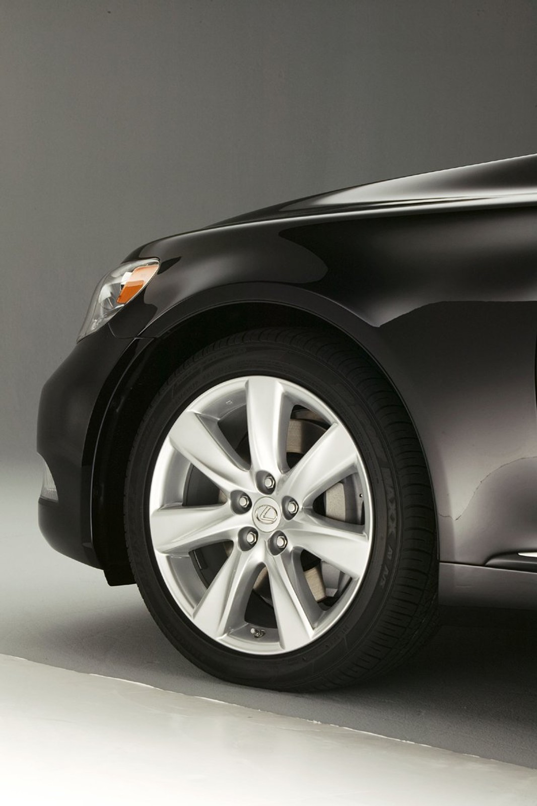 Lexus LS 600h: hybrydowe V8 z napędem na cztery koła