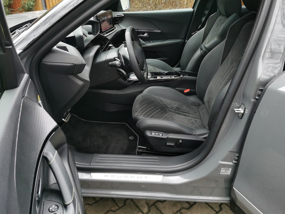 Peugeot 2008 1.2/130 KM EAT8 GT