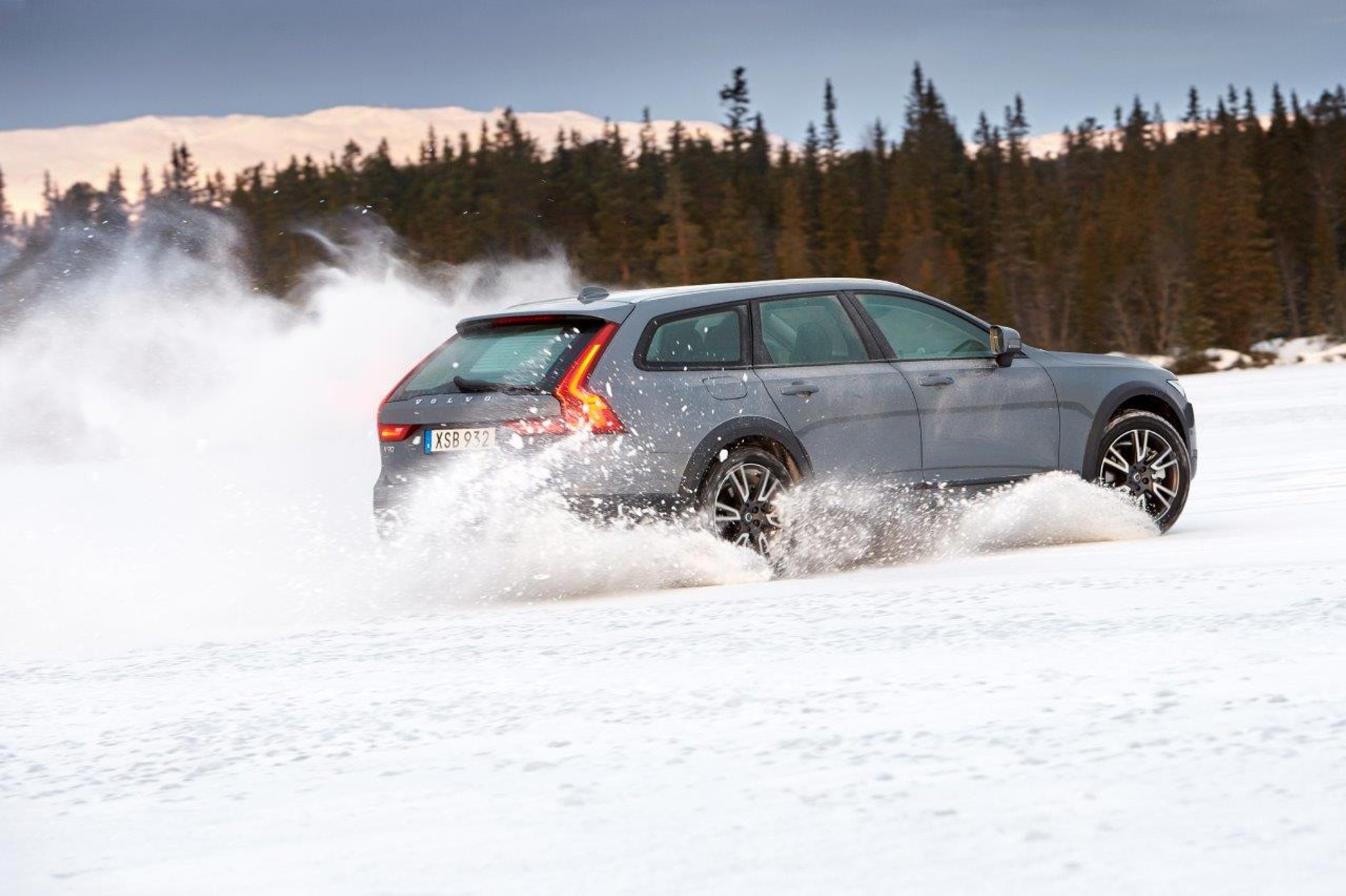 Volvo V90 Cross Country