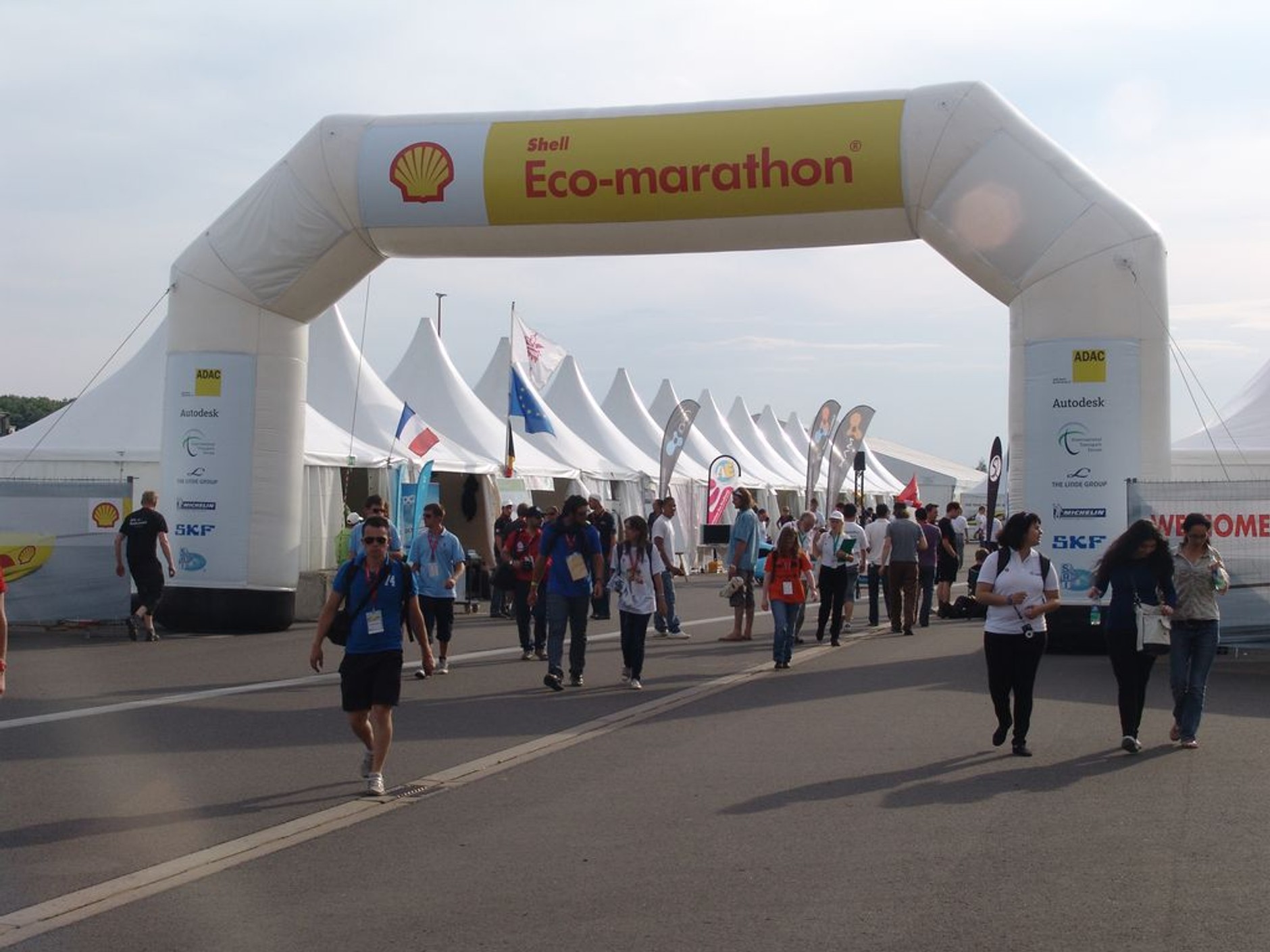 Shell Eco-marathon 2011: ile km na 1 litrze?