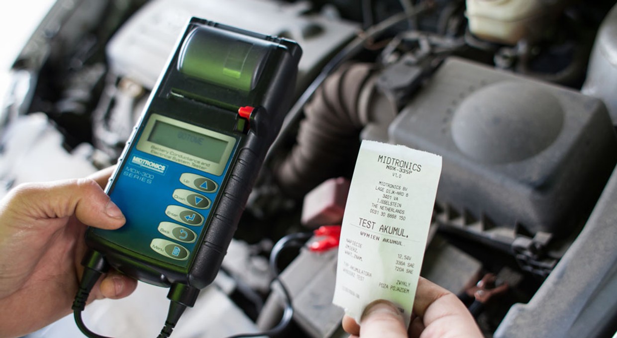 Akumulator w samochodzie - co go psuje, co ratuje?