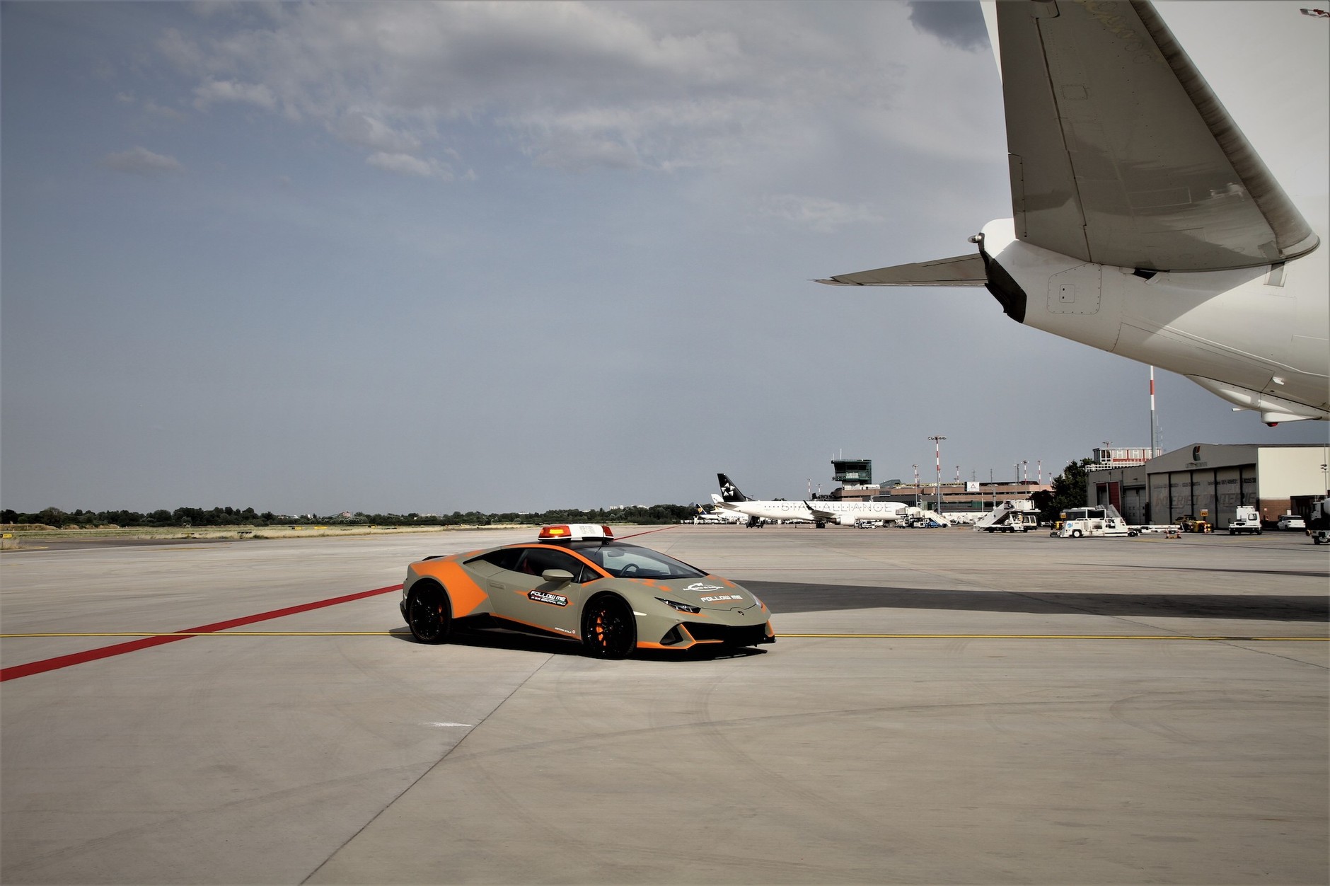 Lamborghini Huracan Evo jako auto Follow Me