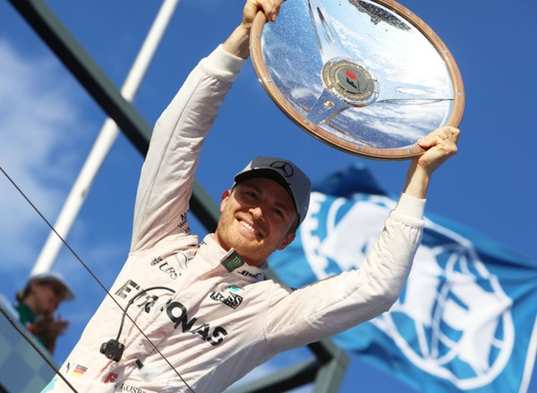 Grand Prix Australii 2016: triumf Mercedesa, dramat Alonso