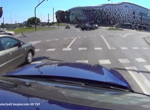 Lewy kierunkowskaz na rondzie - włączać czy nie?