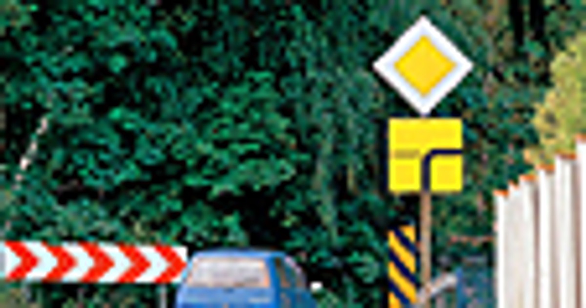 Zakręcone skrzyżowanie