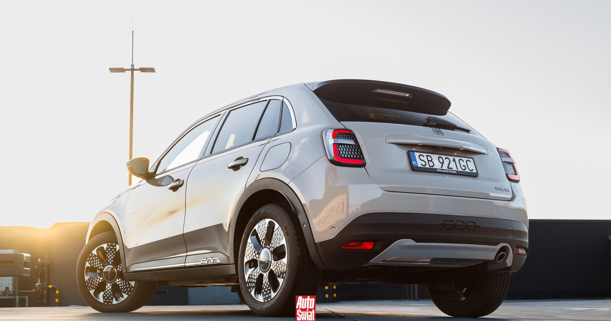 Fiat 600 Hybrid z Polski ma nową cenę 87 900 zł. To bardzo duża zmiana