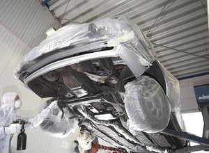 Jak zrobić zabezpieczenie antykorozyjne nadwozia? Radzimy, czym jak i za ile można zabezpieczyć auto przed rdzą