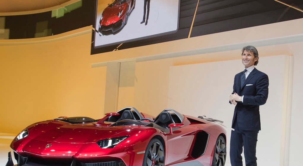 Lamborghini Aventador J: drogowy myśliwiec