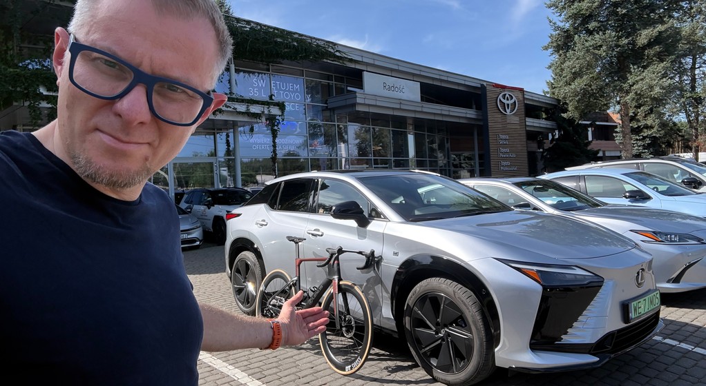 Oto nowy model Lexusa, Lexus-Ridley. W najwyższej wersji kosztuje 60 tys. zł