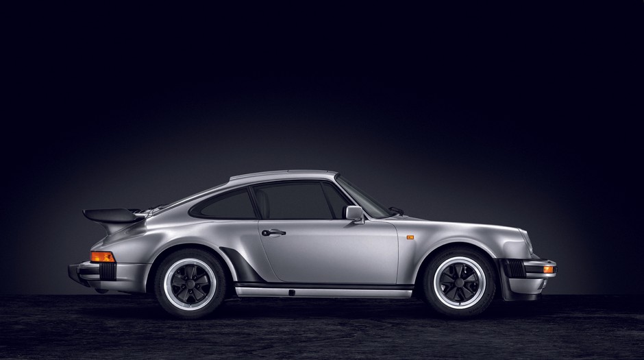 Ta odmiana 911 to pierwsze Porsche Turbo (na zdjęciu wersja 911 Turbo 3.3 z 1977 r.).
