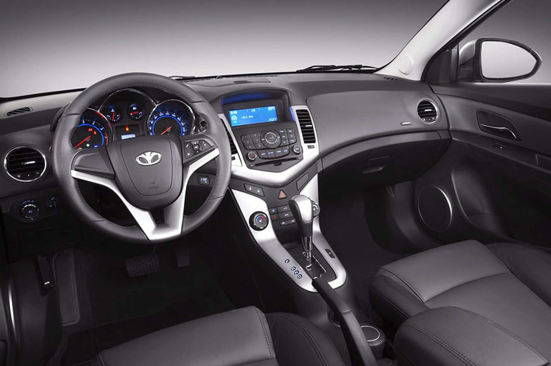 Chevrolet Cruze jest już sprzedawany w Korei (fotogaleria)