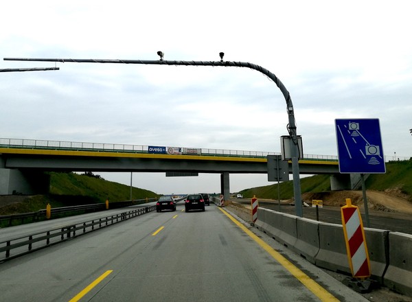 Przenoszą odcinkowy pomiar prędkości z autostrady A1 do Warszawy. Ale tylko jeden z dwóch!