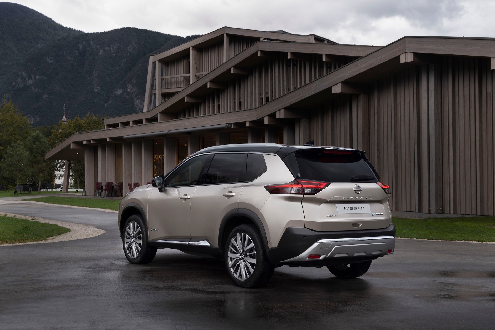 Nissan X-Trail e-Power e-4ORCE 2022 r.