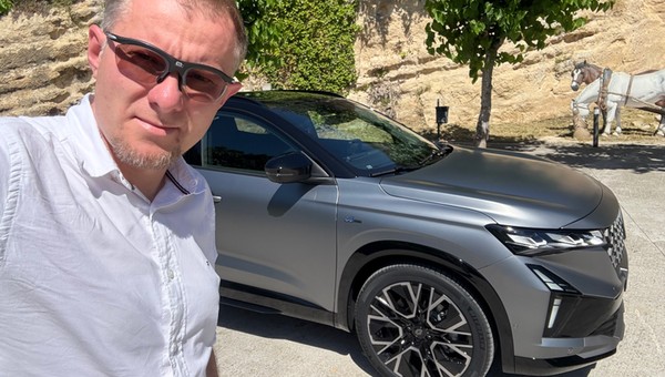 Oto nowa wersja hybrydowego, kompaktowego SUV-a Renault. Europejska marka przechodzi rewolucję i chce wykurzyć chińskie SUV-y
