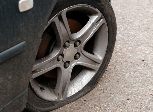 Zawodzące układy TPMS - atrapa zamiast czujników cisnienia