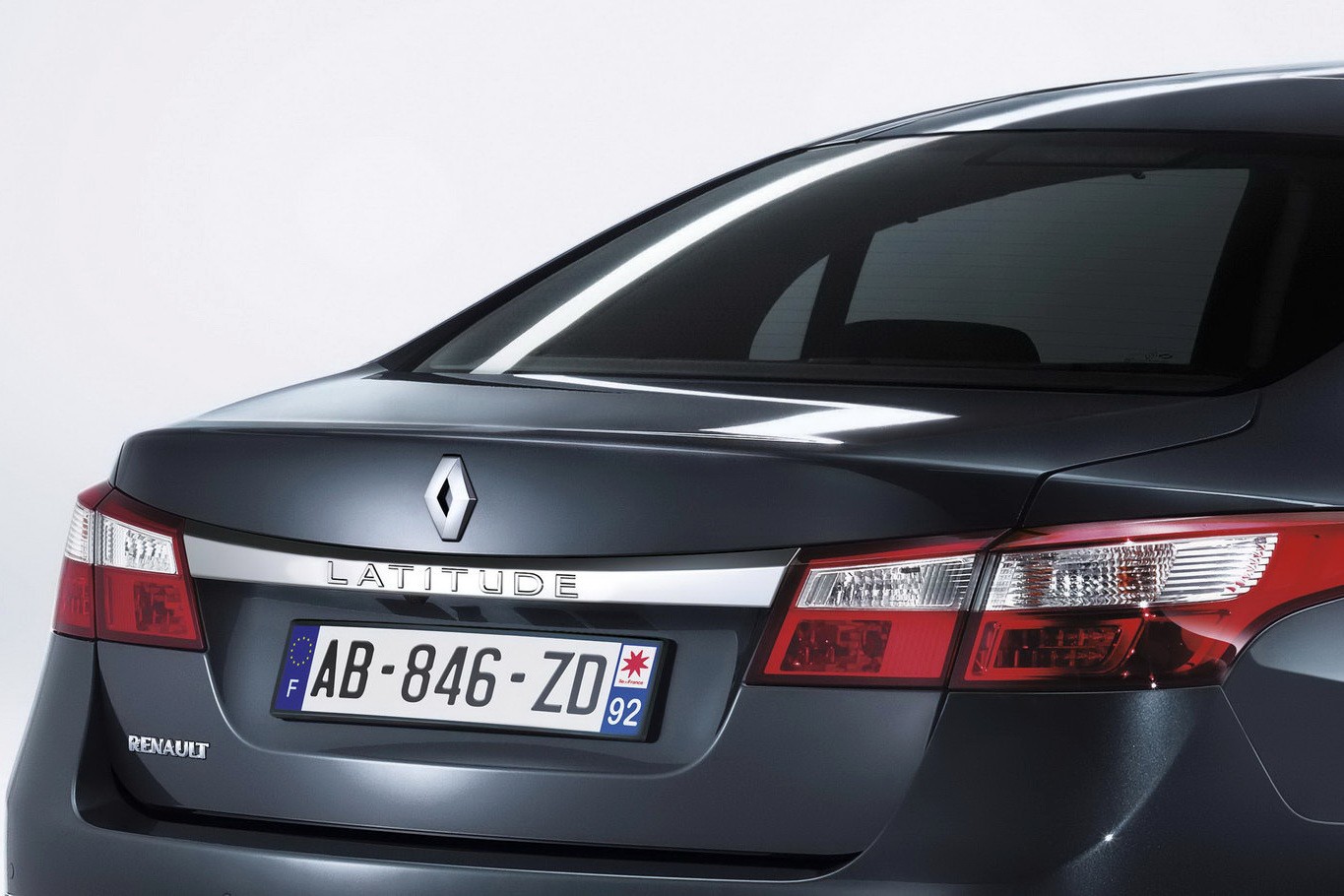 Renault Latitude: premiera następcy Vel Satisa w sierpniu