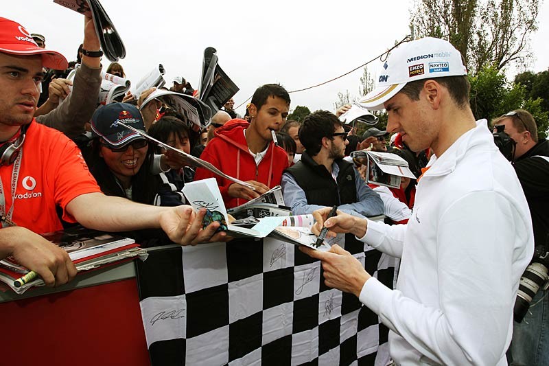 Grand Prix Australii 2011: Vettel znokautował rywali, Pietrow rewelacyjnie zastąpił Kubicę (relacja, wyniki)